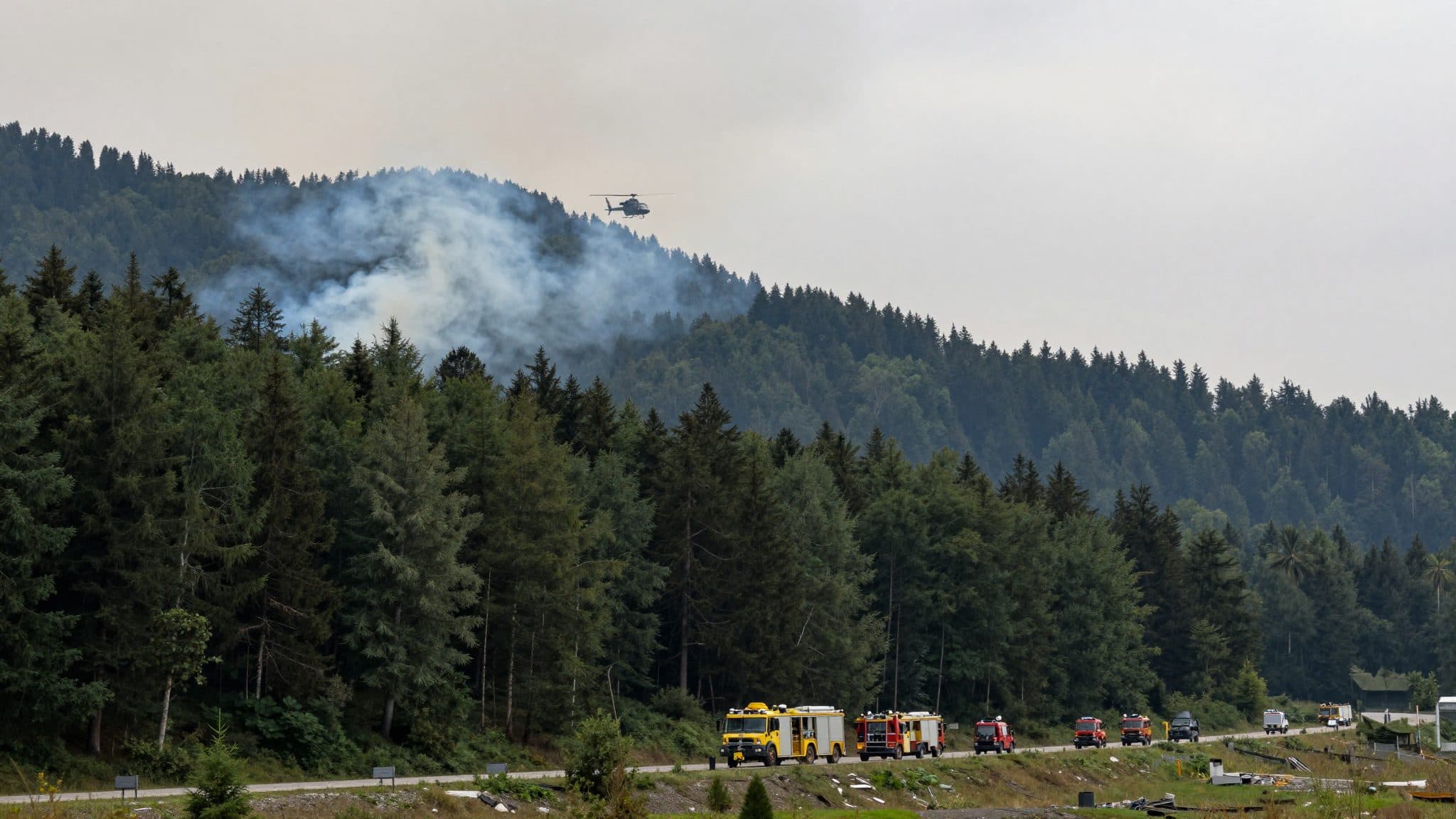 Grande incendio in Tirolo Orientale: circa 170 soccorritori lottano contro l'incendio boschivo a Virgen