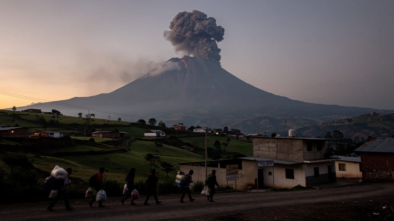 Dichiarato il secondo livello di allerta più alto in Guatemala dopo l'eruzione del vulcano Acatenango
