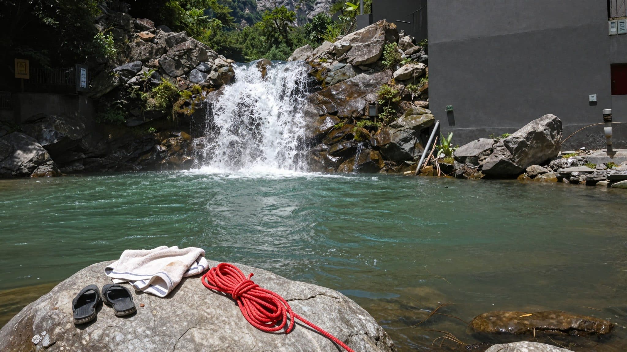 Due morti per un incidente durante il bagno nell'Ill a Bludenz – un diecienne e un ventiduenne muoiono dopo un salto nella cascata