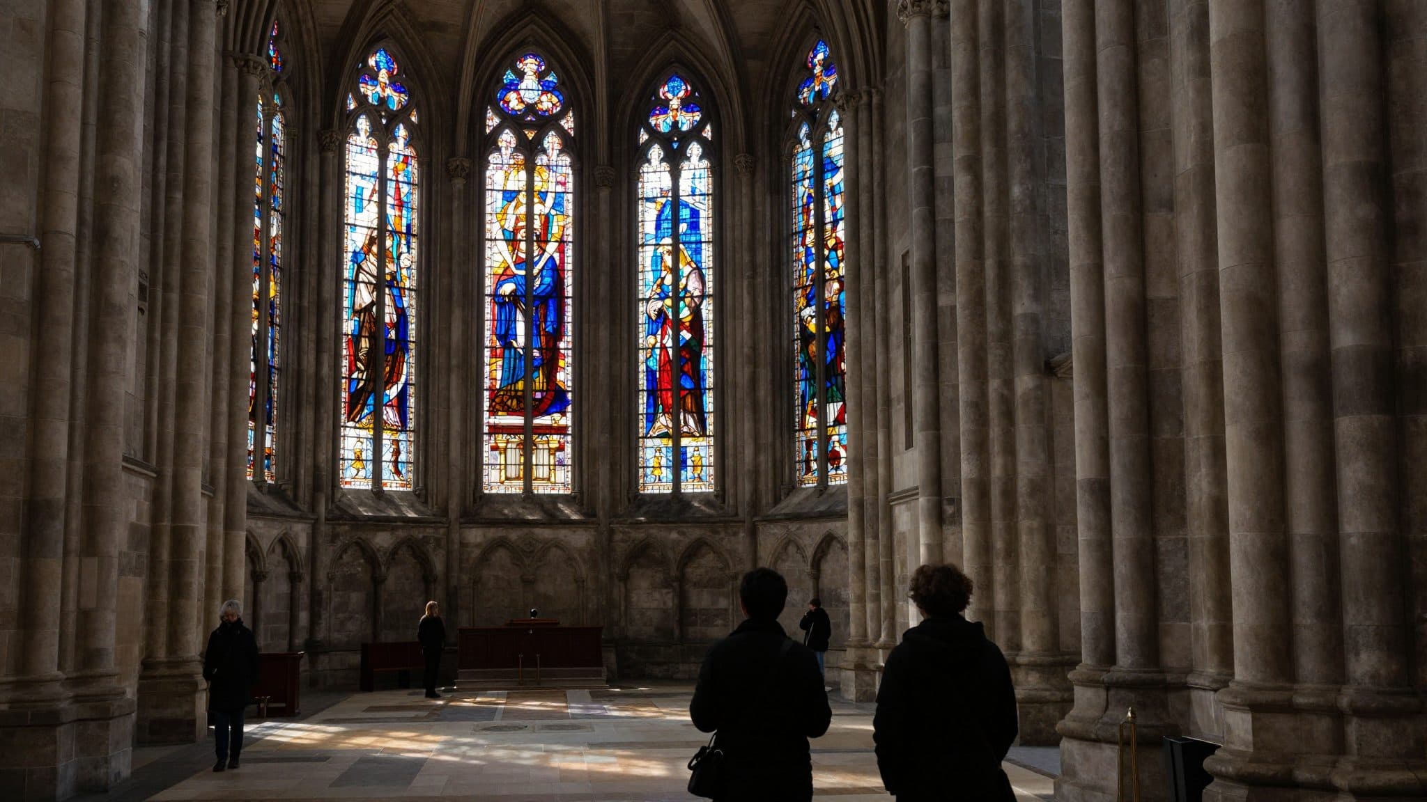 Nuove vetrate di Markus Lüpertz nel Duomo di Naumburg: il dialogo tra Medioevo e arte contemporanea