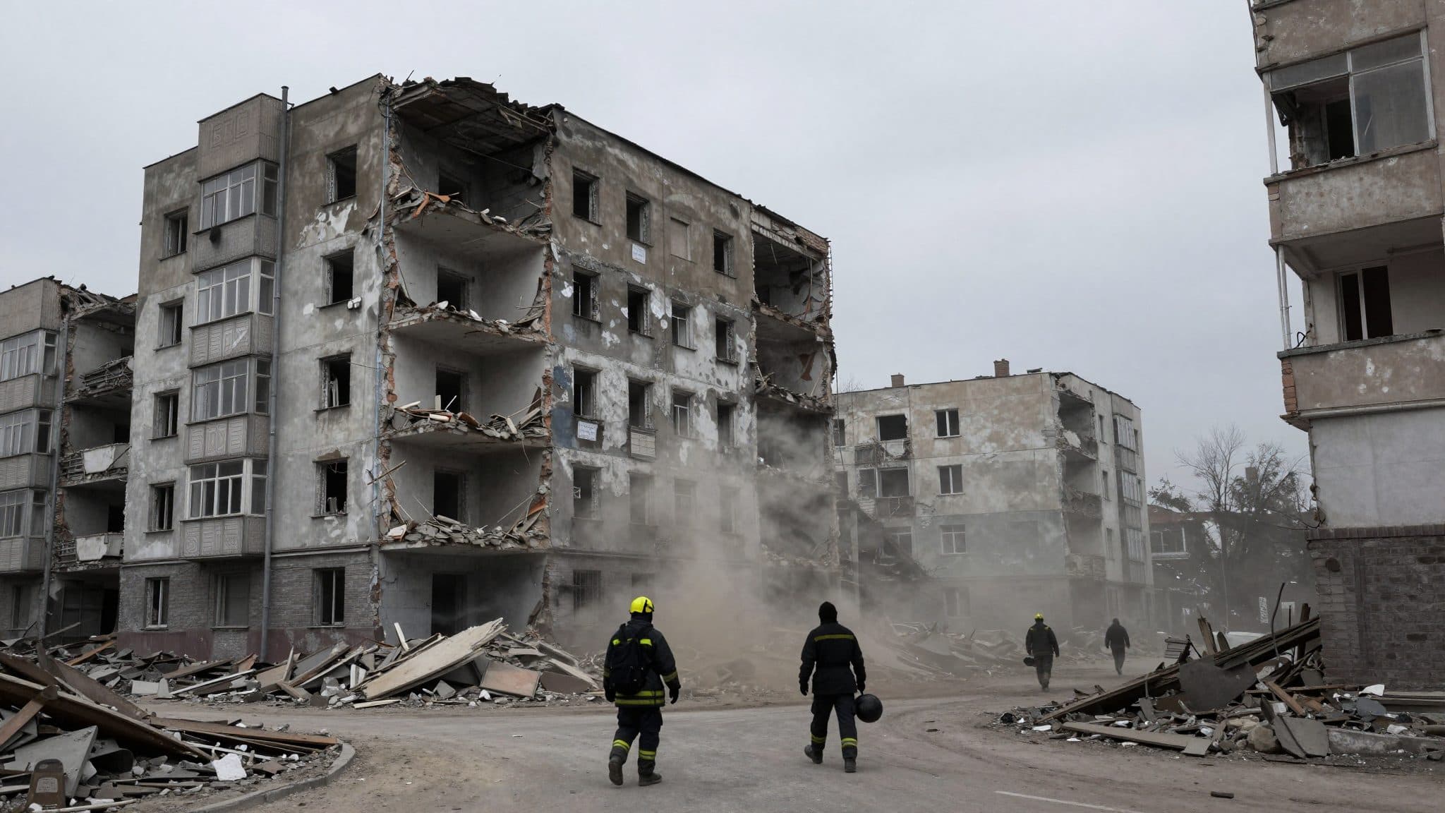 Attacchi missilistici russi su Kiev: Zelensky annuncia decisioni sull'esercito