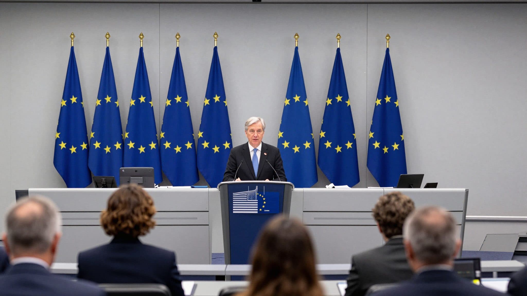 La Commissione UE esenta smartwatch, giocattoli e dispositivi speciali dall'obbligo di batterie sostituibili