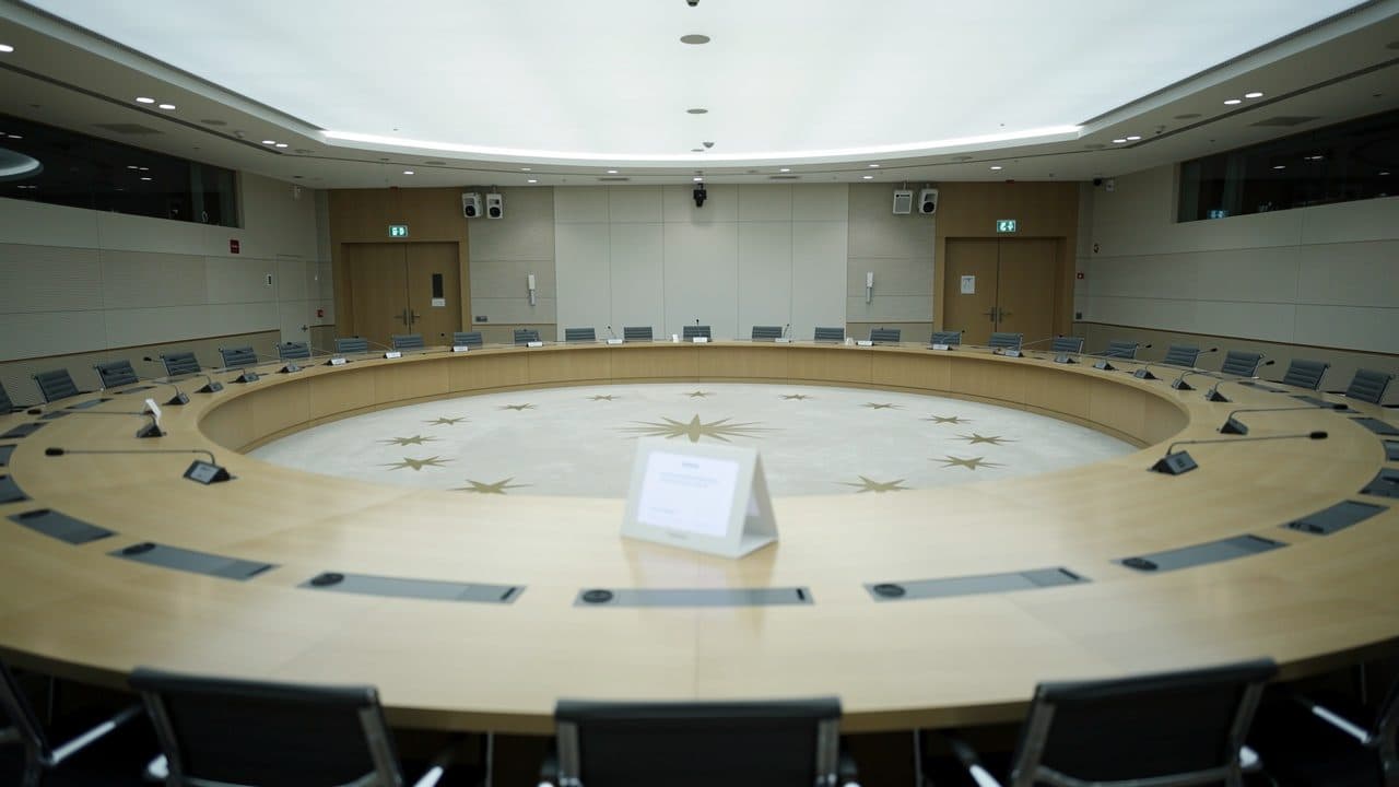 EU rimanda il vertice con il Regno Unito dopo le dimissioni di Starmer