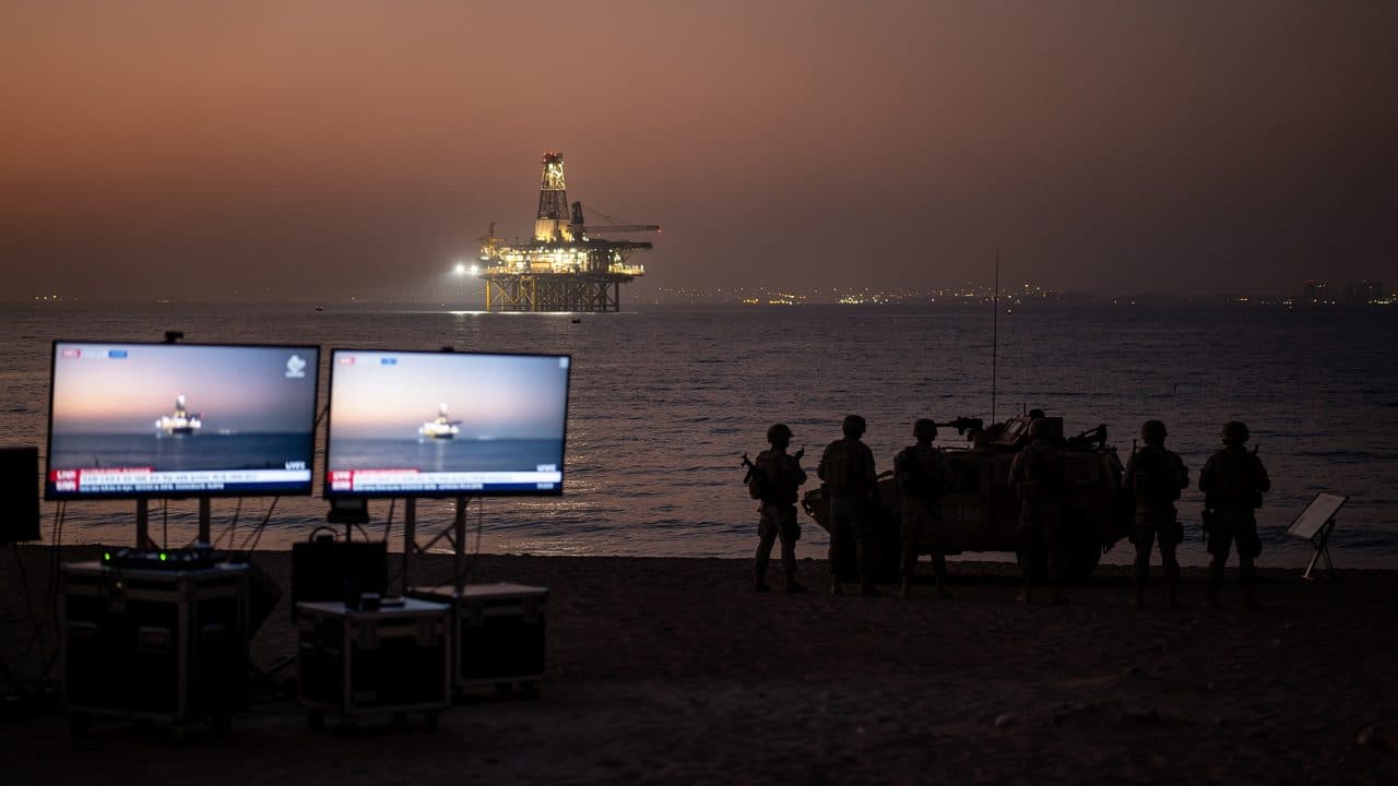 Trump diffonde un video generato dall'IA che mostra un bombardamento dell'isola petrolifera iraniana di Kharg