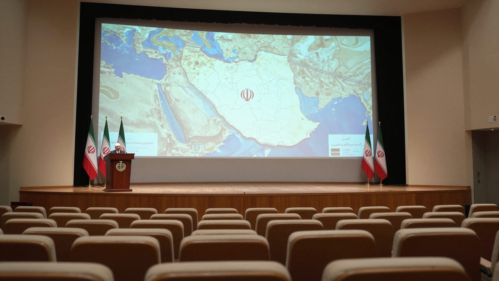 Il presidente iraniano Pezeshkian annuncia una posizione risoluta nei confronti degli USA