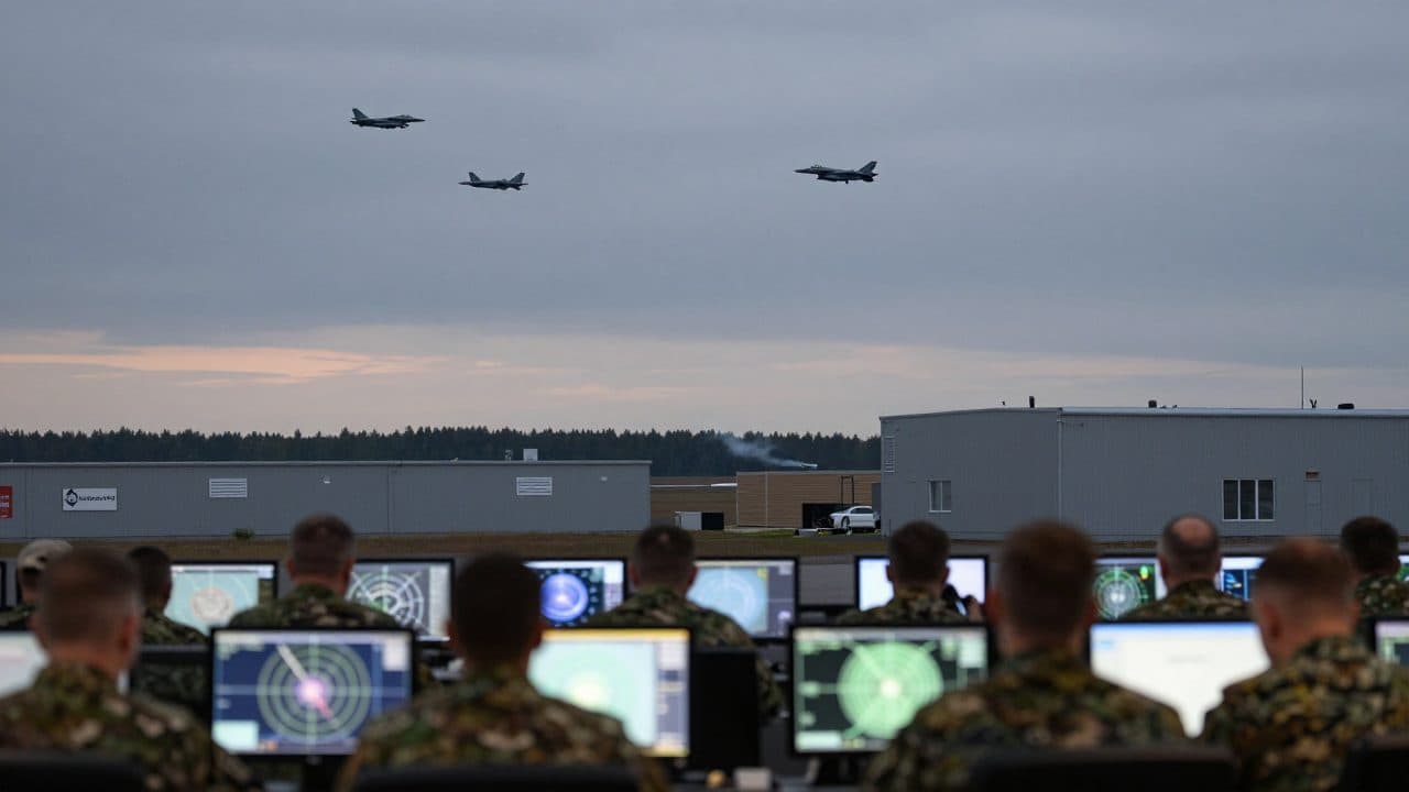 Lituania segnala l'abbattimento di un drone proveniente dal Belarus da parte di caccia della Nato