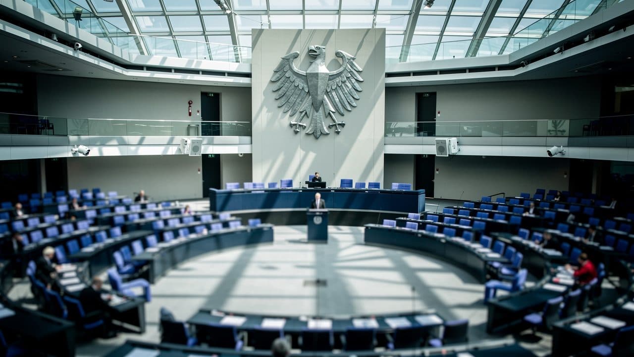 Riforma BAföG in bilico: la coalizione litiga sul futuro del finanziamento degli studi
