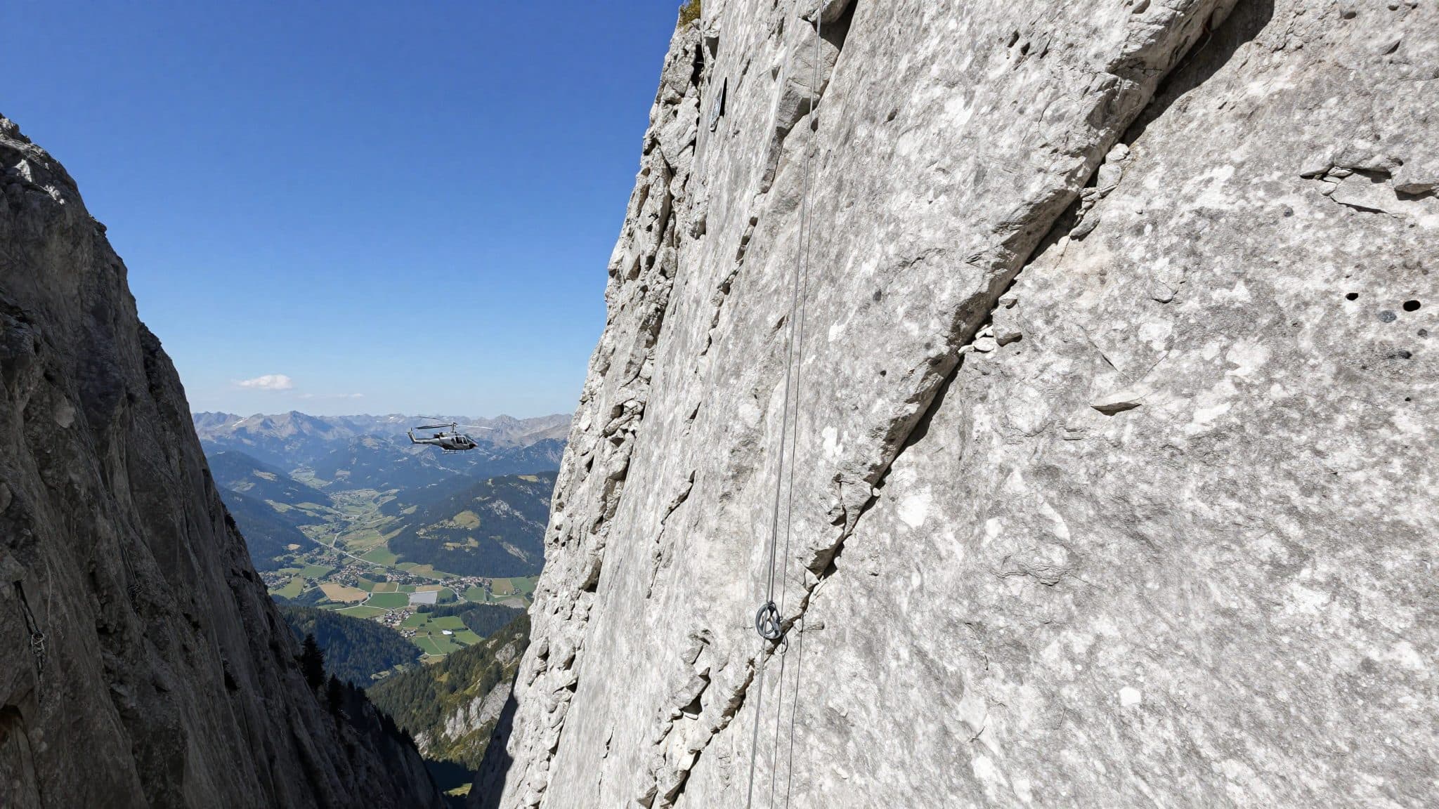 Colpo di calore su una via ferrata in Tirolo Orientale: tedesca di 44 anni recuperata in elicottero