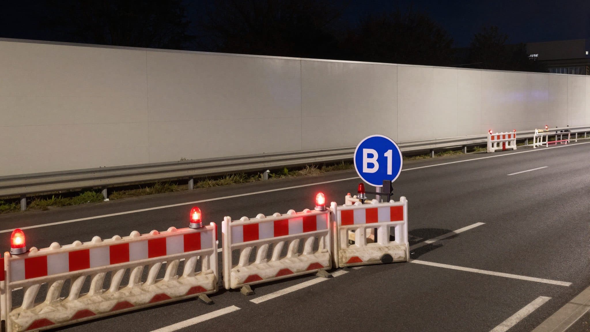 A1 vicino a St. Valentin: chiusura totale in direzione Salisburgo per danni al manto stradale