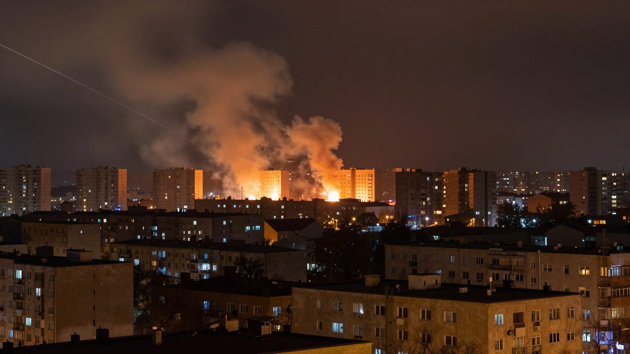Massiccia ondata di attacchi russi sull'Ucraina: Kiev nella notte più colpita dall'inizio della guerra