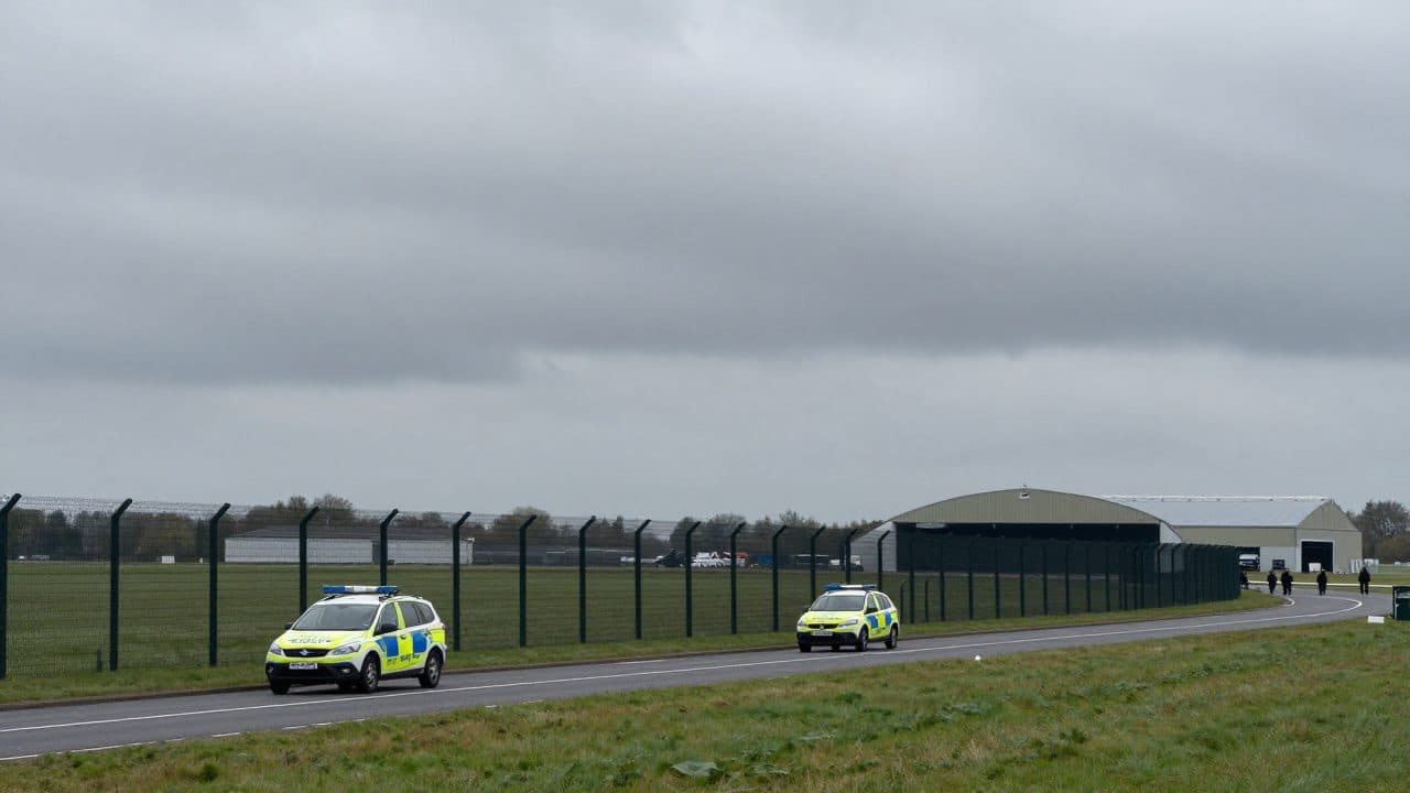 Arresti vicino alla base militare statunitense RAF Fairford nel Regno Unito