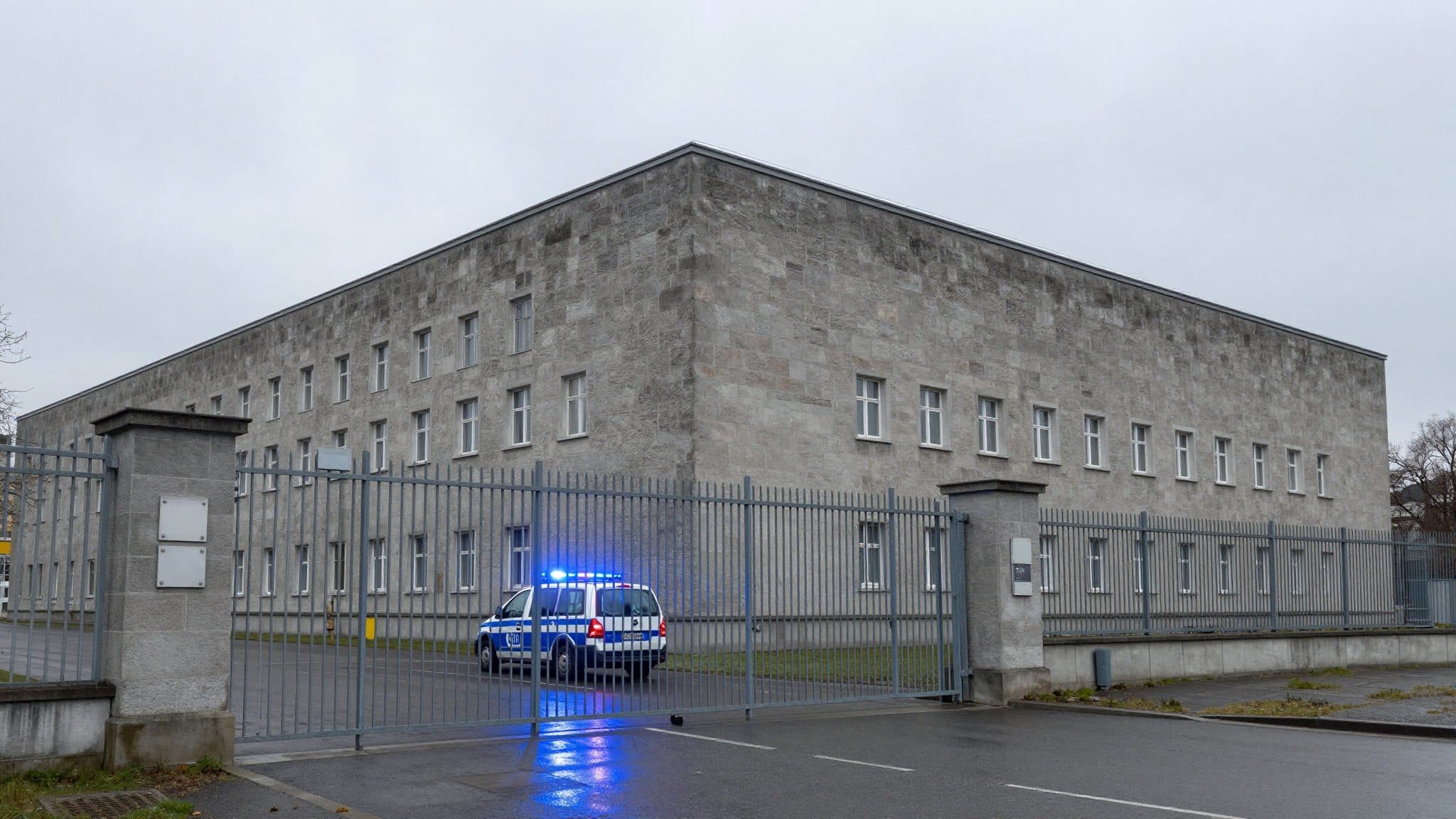 14enne in custodia cautelare dopo rapine a mano armata e violenze contro la sorella