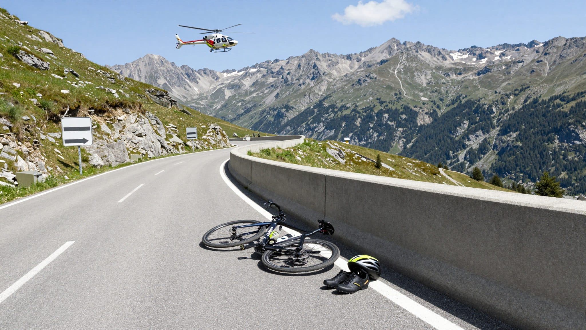 Ciclista tedesca muore dopo un incidente in moto con l'ex sciatore Peter Runggaldier al Passo Sella