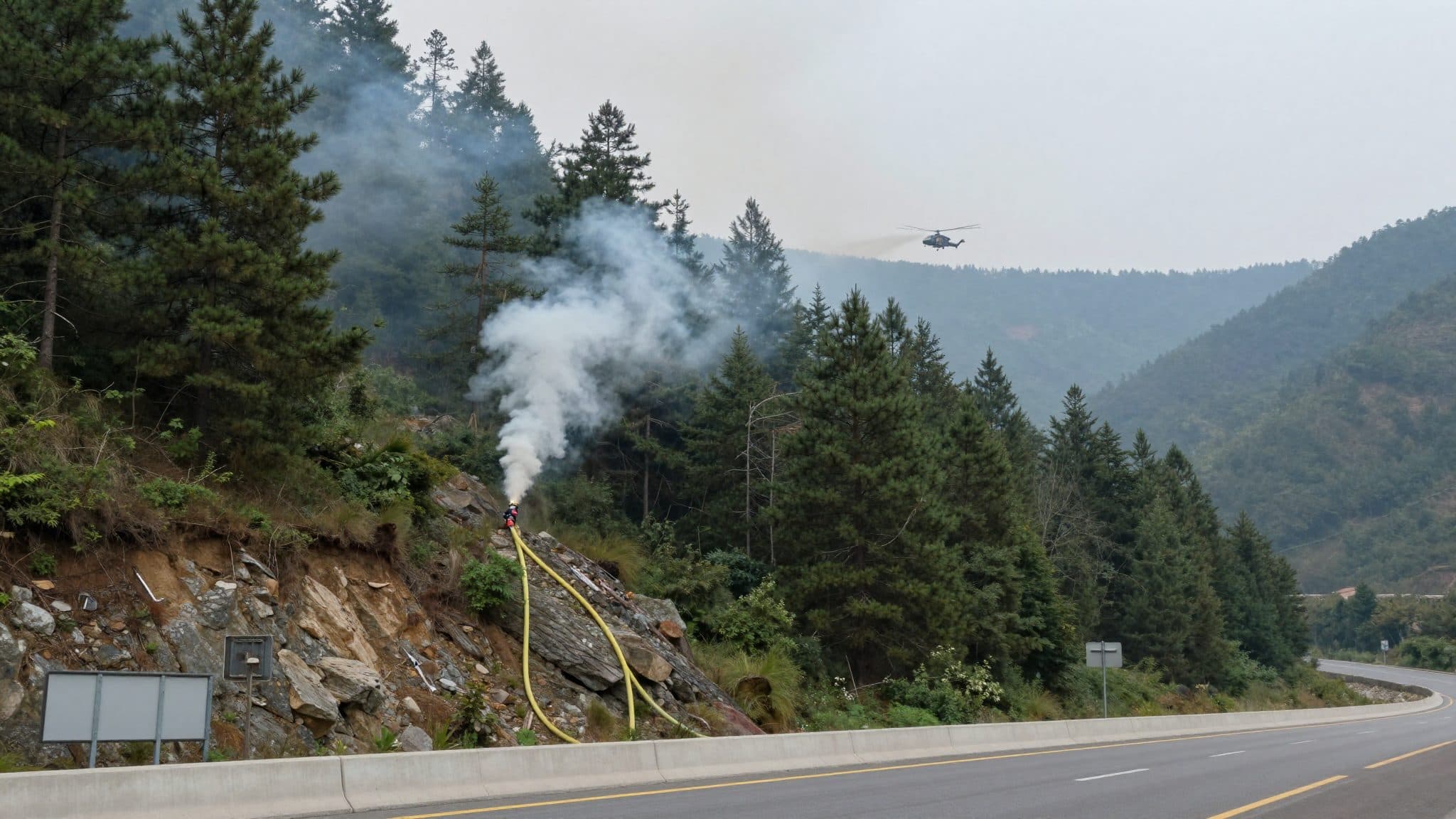 Incendio boschivo vicino a Pernegg: oltre 100 soccorritori combattono le fiamme in un terreno ripido