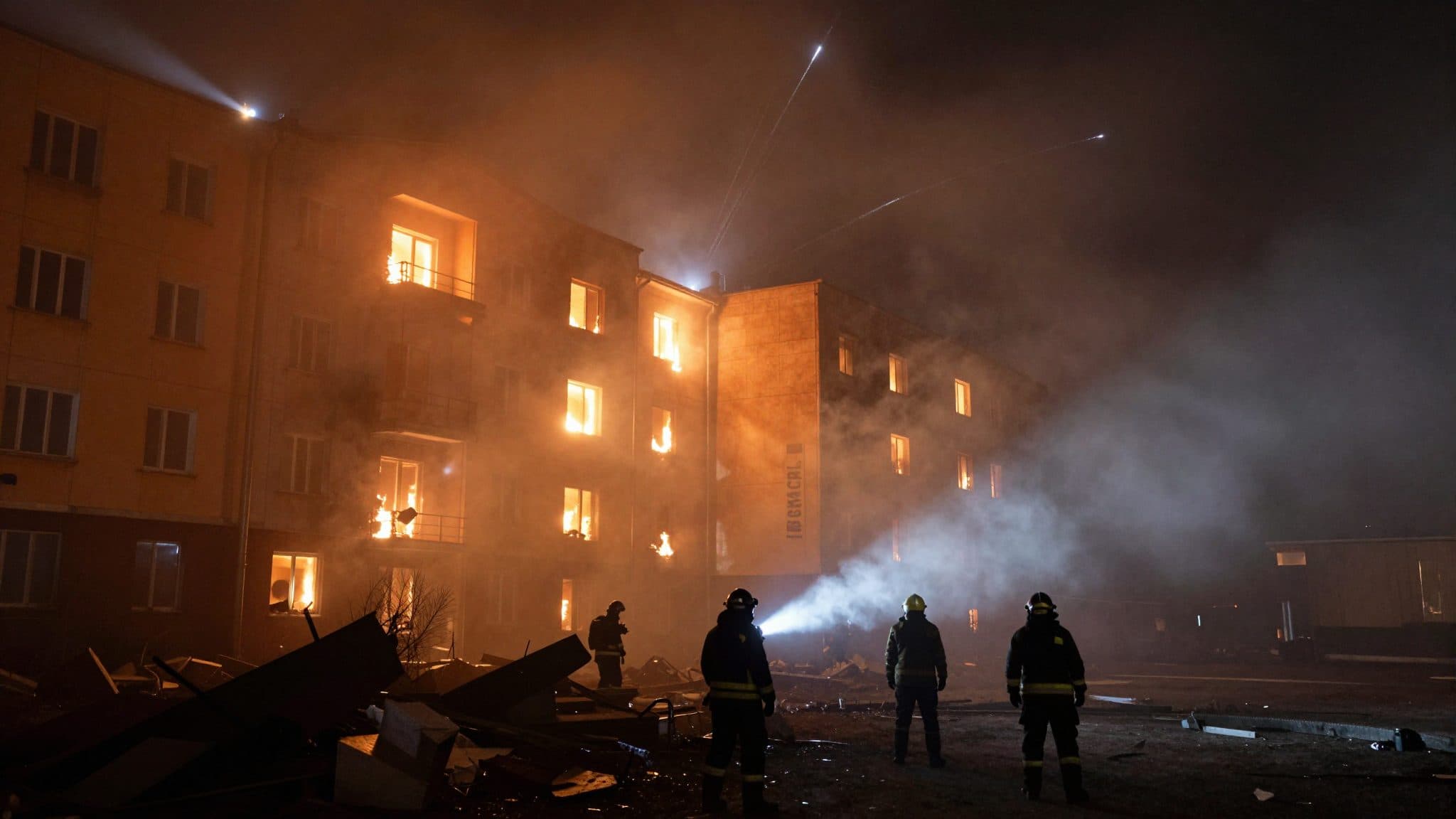 Attacco missilistico russo su Kiev – decine di esplosioni scuotono la capitale