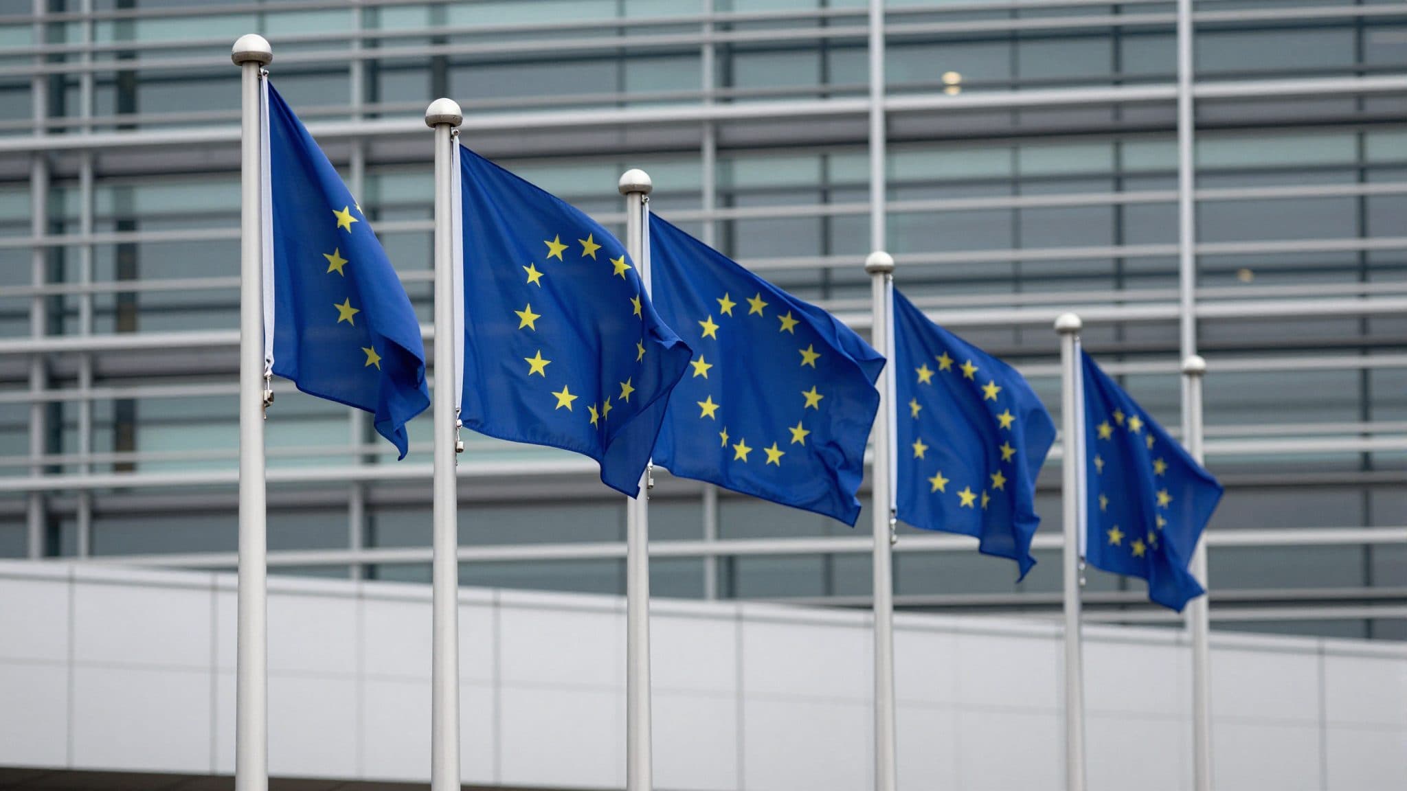 La Commissione UE obbliga Google a modificare Android e la ricerca
